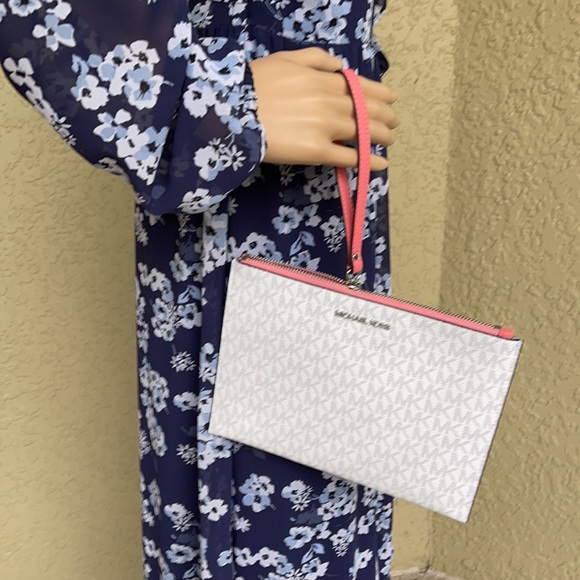 Michael Kors Jet Set Travel XL Zip Clutch Wristlet - Picture 14 of 16